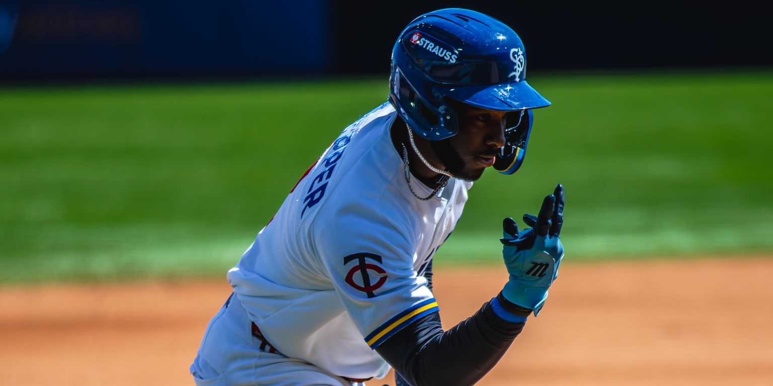 Two top prospects, two HRs each -- including a 118.3 mph blast