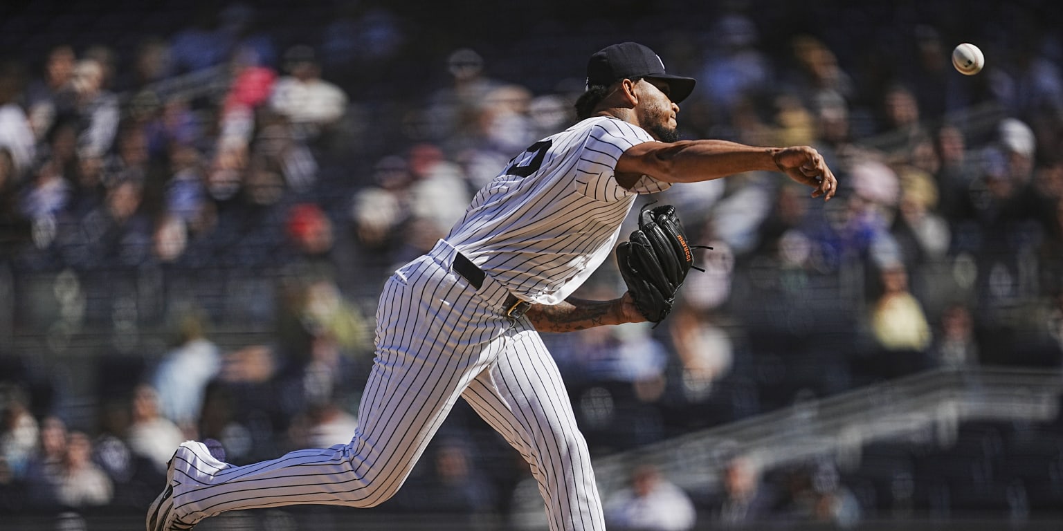 Yankees get 2 prospects, trade Doval to Pirates (source)