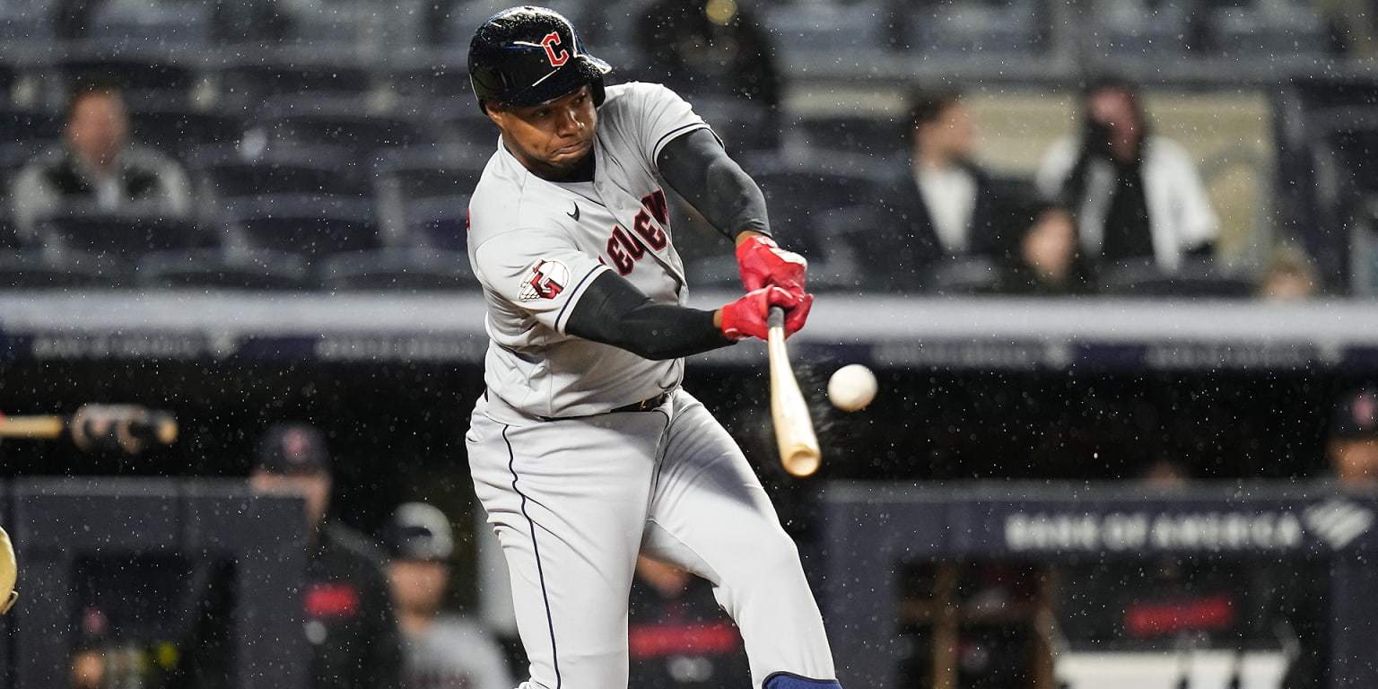 Yankees claim Oscar Gonzalez off waivers from Guardians