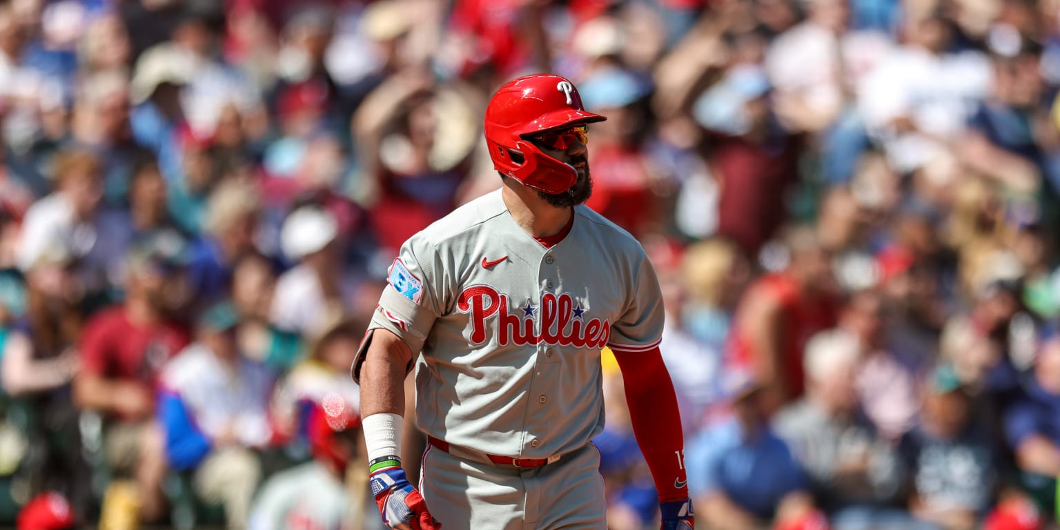 Schwarber becomes MLB's 1st to 40 HRs, and joins elite company doing so
