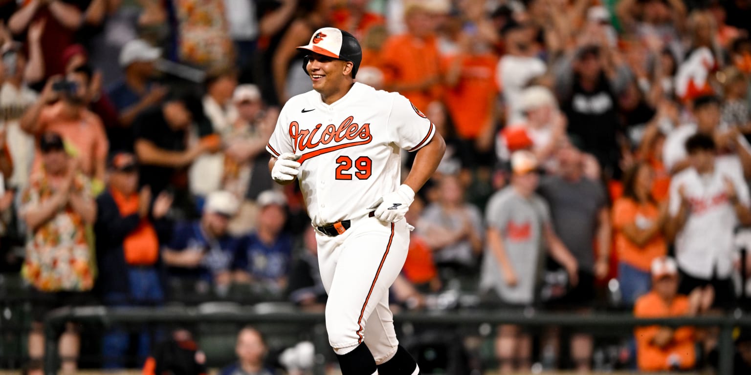 It's gotta be the stirrups! O's walk it off after teamwide wardrobe change