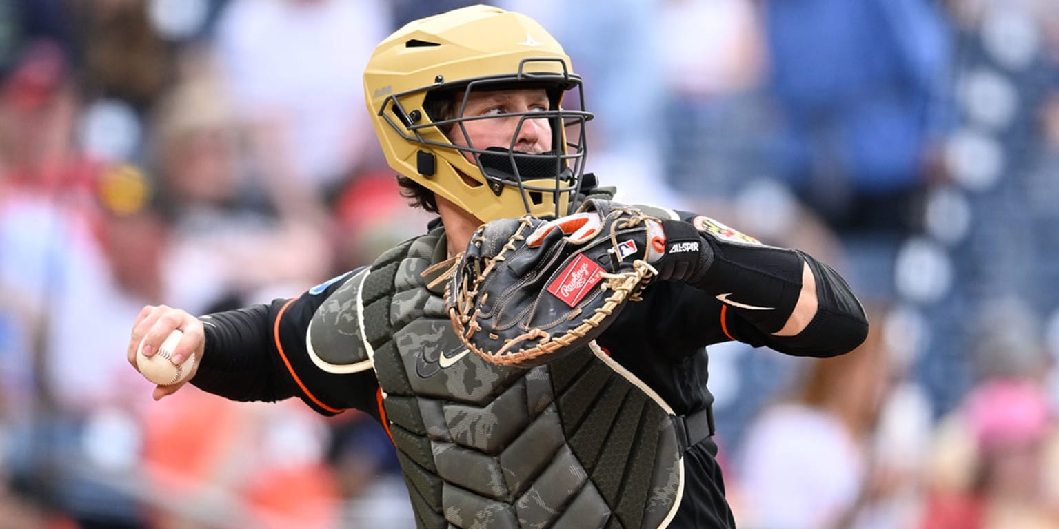 Right knee down, stats up? Rutschman's new stance a defensive spark