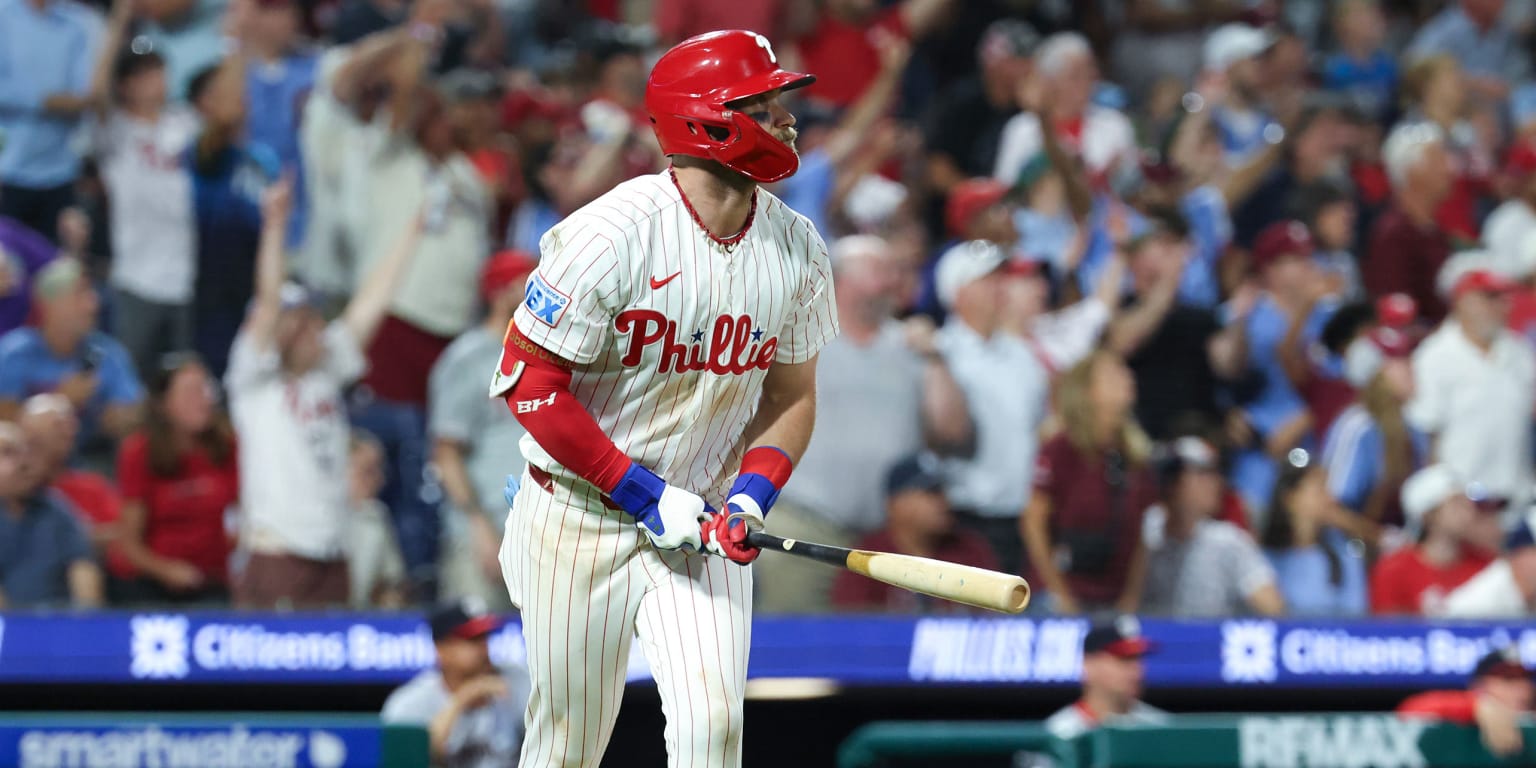 Harper dealing with knee soreness amid transition back to RF