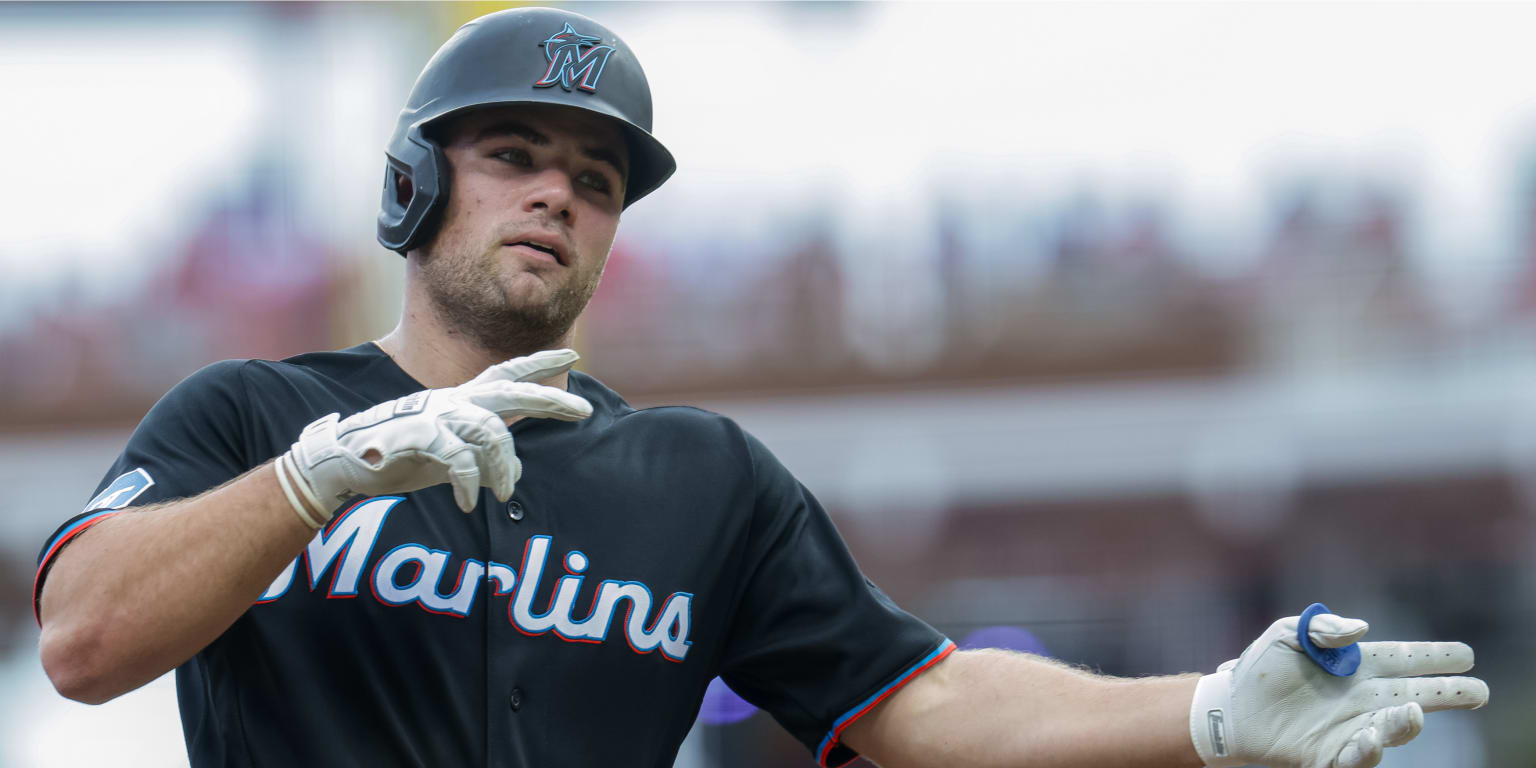 Marlins' Marsee Goes 4-for-4 With Homer in 8-4 Win Over Reds