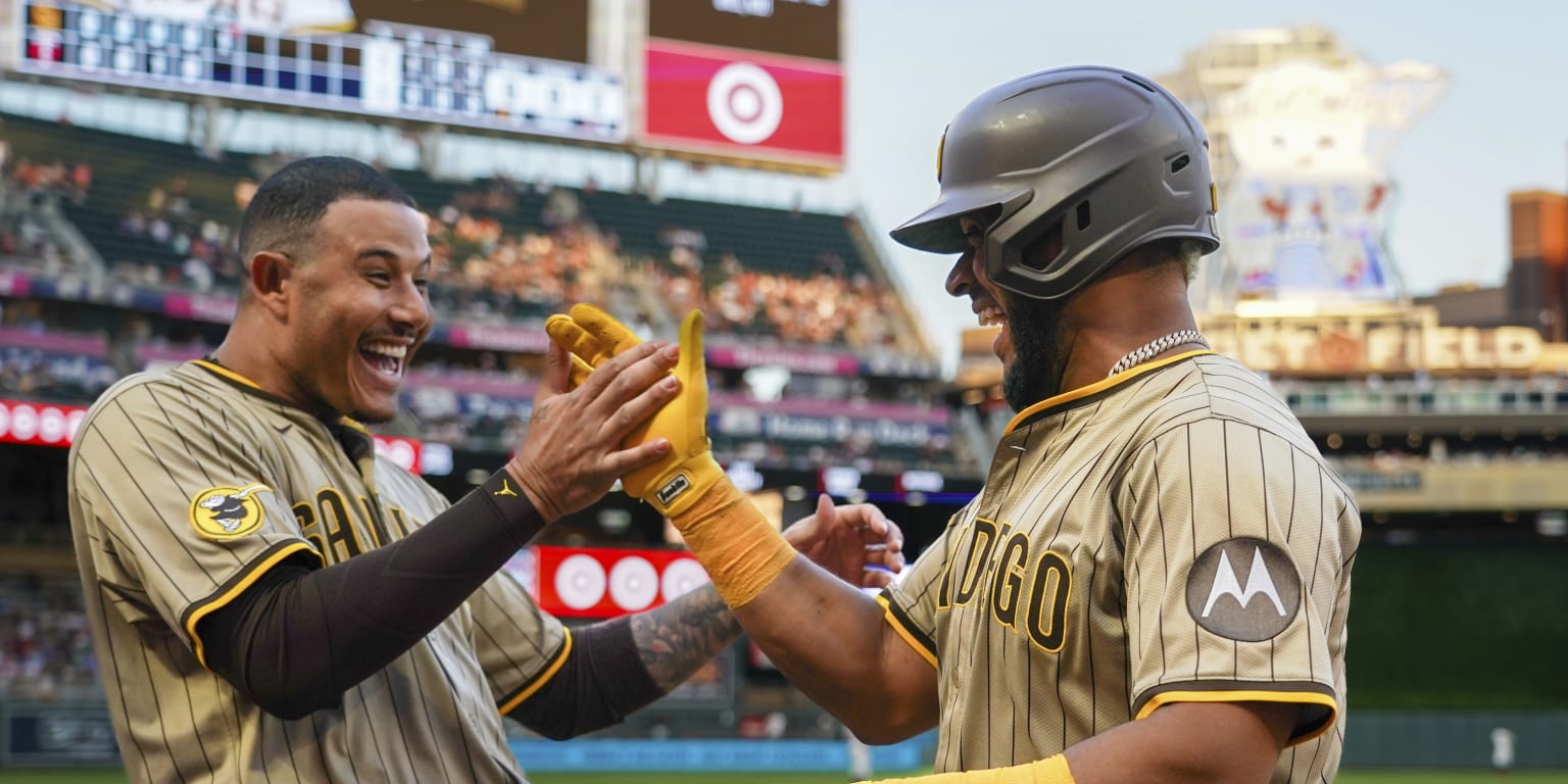 MLB パドレス　マニー・マチャド　ボブルヘッド　12月発送 Yahoo!オークション - マニー・マチャド／”Bubble Gum