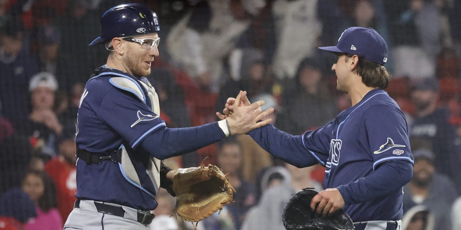 In MLB debut, Seymour gets 1st win in wild, 11-inning Fenway special