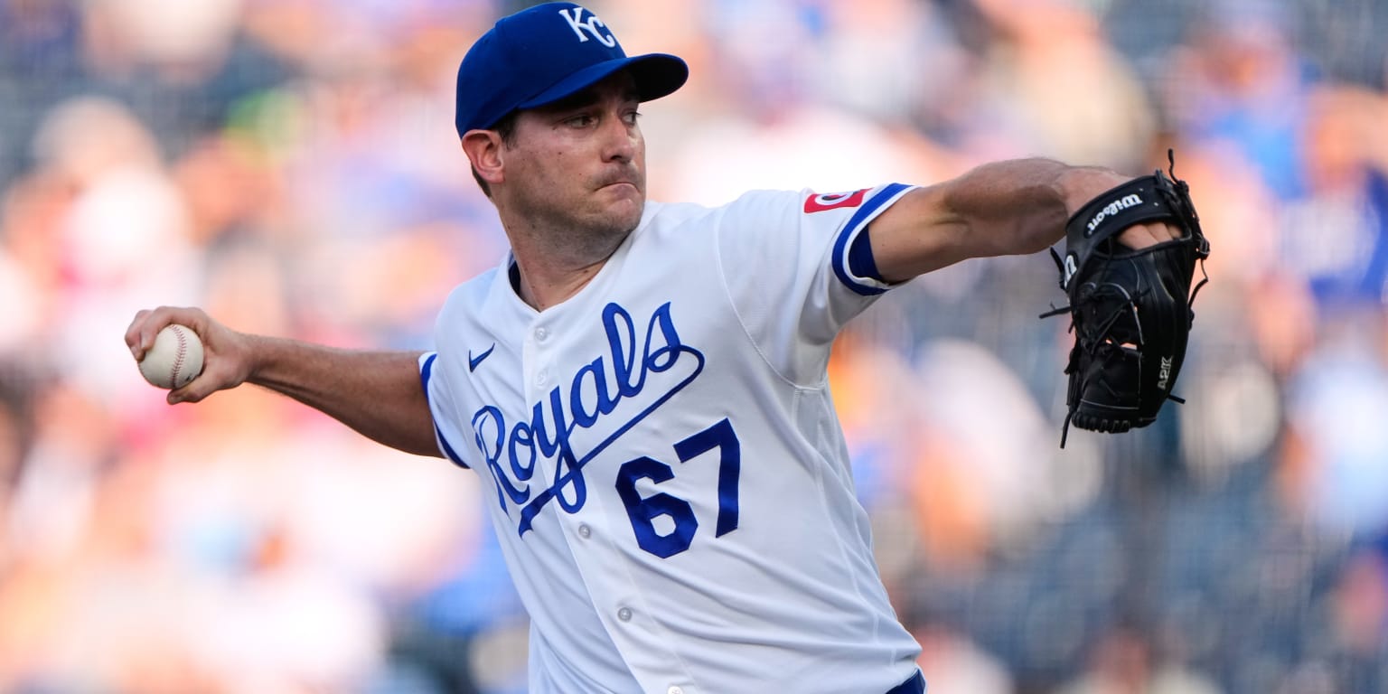 Lugo gets mound visit from ex-teammate Nimmo, walks off after liner hits head
