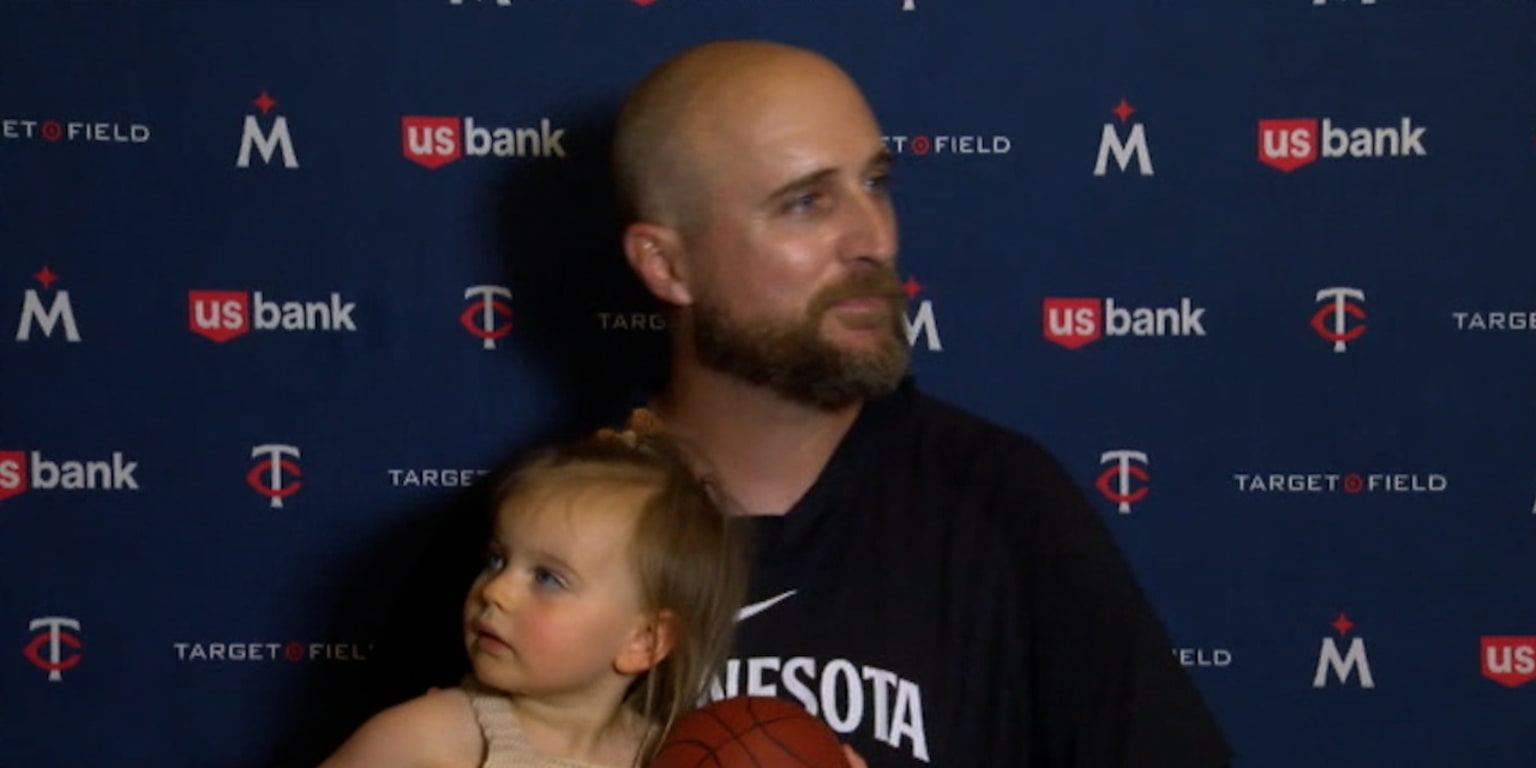 It's a baby girl for Twins manager Rocco Baldelli and his wife, Allie