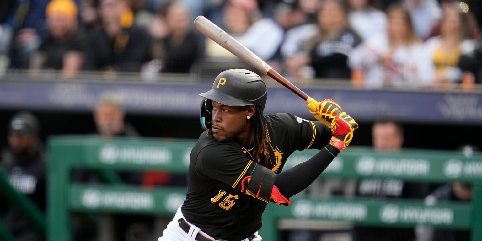 Oneil Cruz returns to Pirates clubhouse, begins rehab on fractured ankle