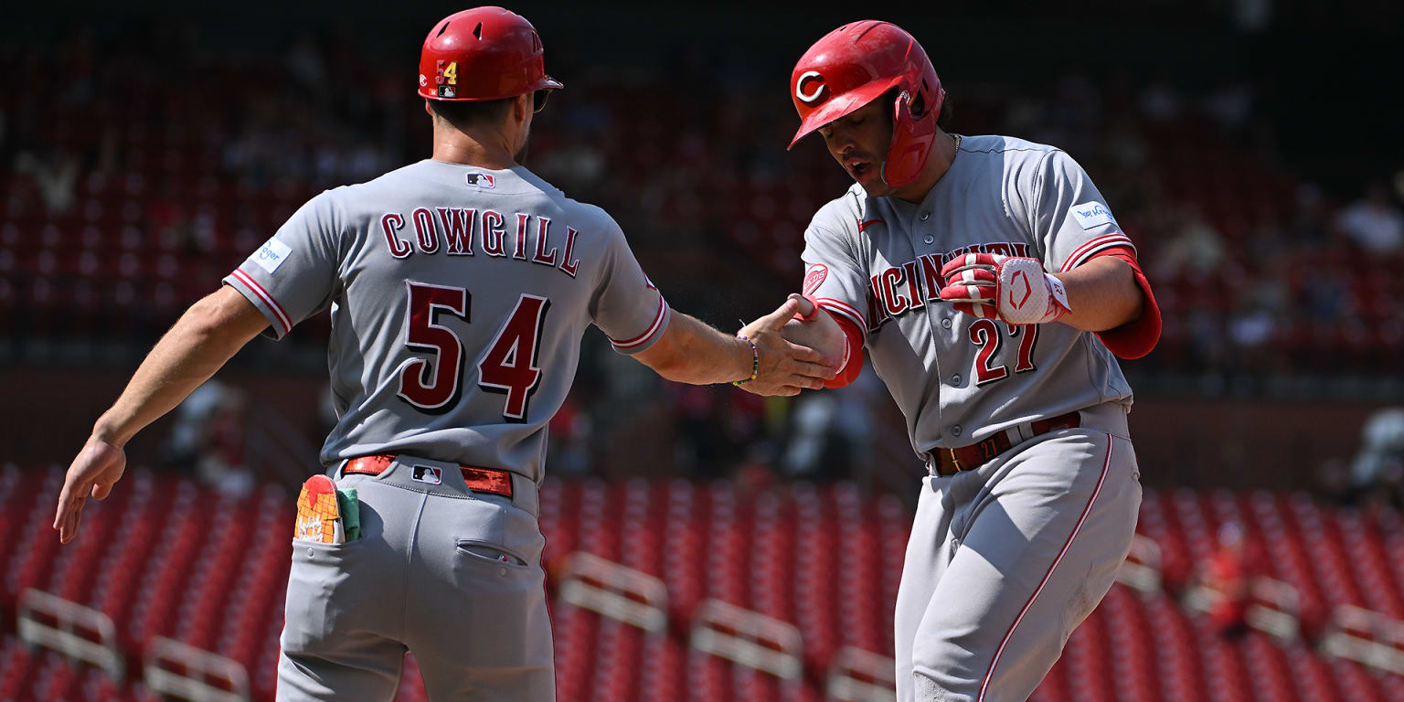 Reds grind to extra-inning win after Steer leaves with right wrist pain