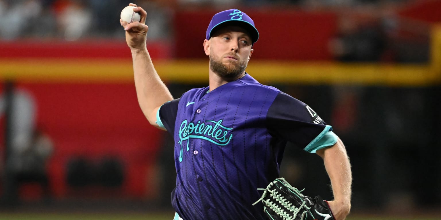 Kelly takes no-hitter into 6th, then exits with right leg cramp