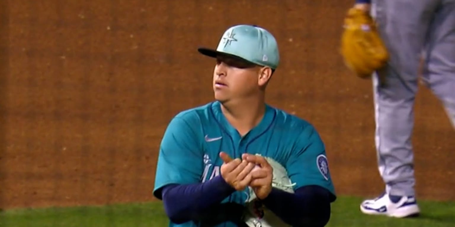 Mariners Minor Leaguer shows off ambidexterity to record out
