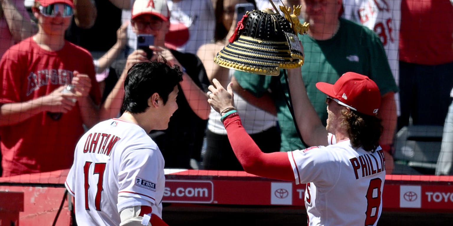 Shohei Ohtani Samurai Hat Kabuto Hoe Shape Red Party Cheer Goods Angels  Baseball