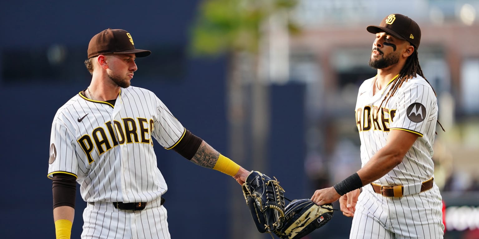 Behind untouchable closer, Padres finish off 8th straight win