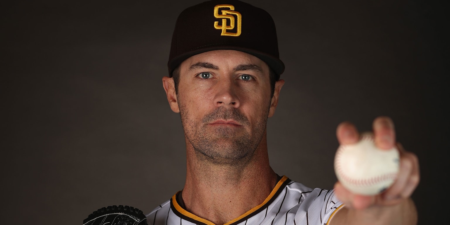 Cole Hamels thrilled to give it one more try at home with Padres