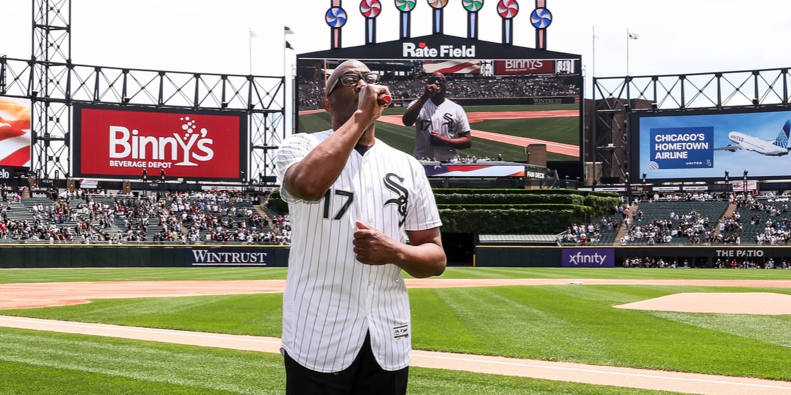 White Sox anthem singer Gerald Chaney makes emotional return