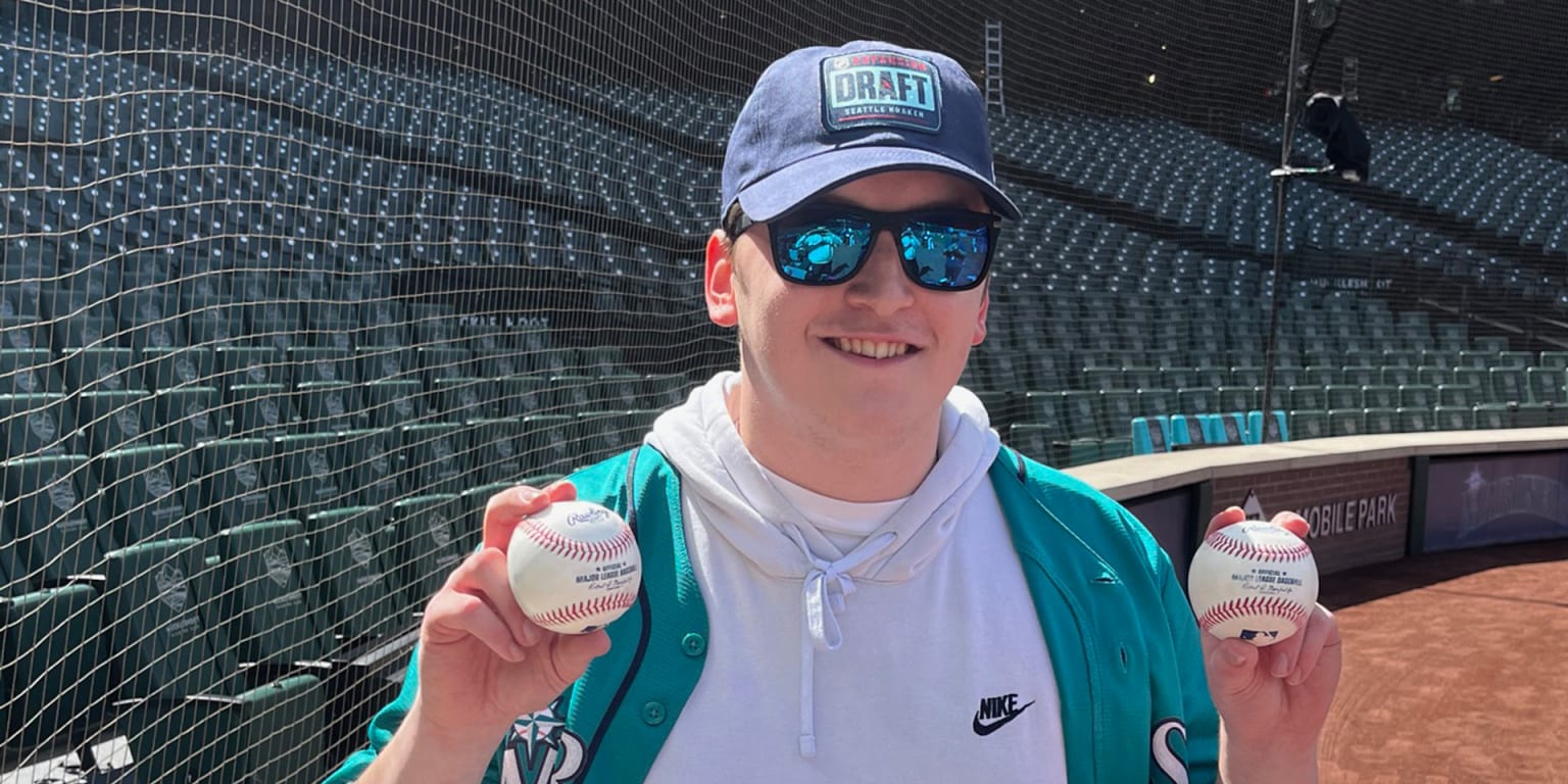 Fan Snags BacktoBack Foul Balls, Throws Two First Pitches at Mariners