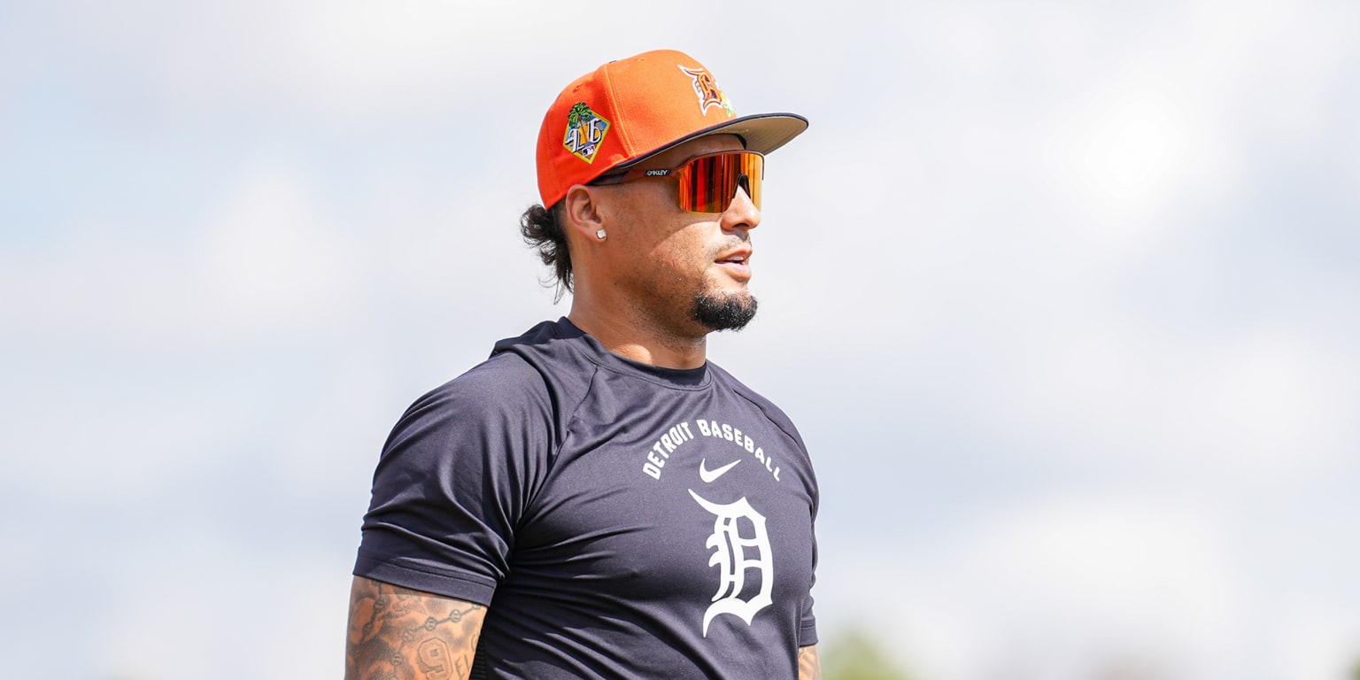If it helps Tigers win, Báez more than willing to bounce around field