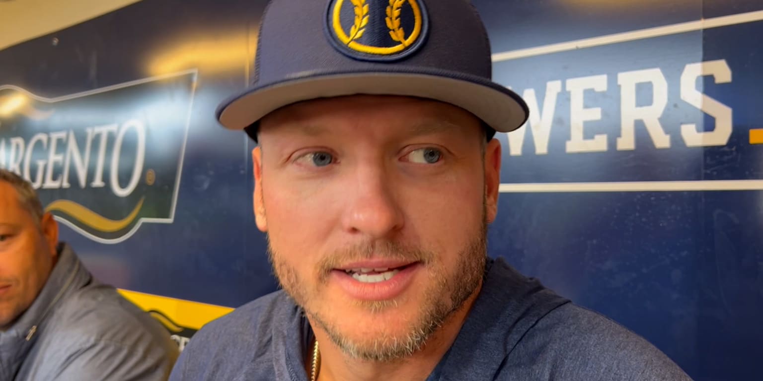 Teammate Shares Josh Donaldson's Weird Brewers Clubhouse Debut
