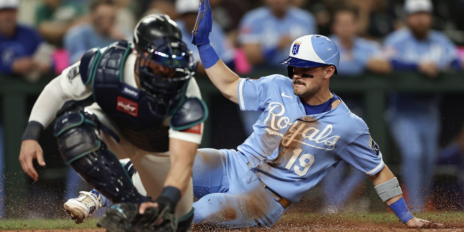 Royals snatch series victory with late comeback in Seattle