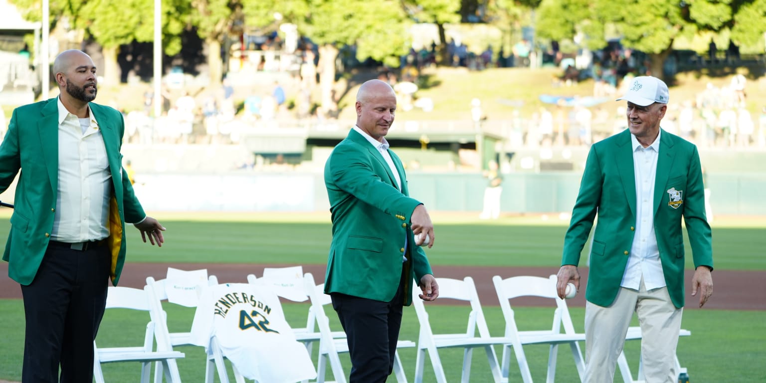 Green Jacket gang: A's welcome quartet into Hall of Fame