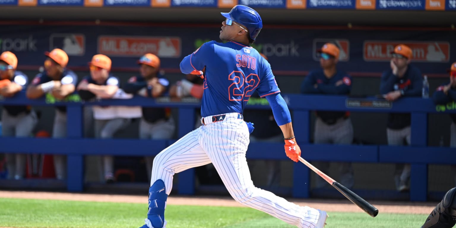 Soto makes immediate splash, homers in first at-bat with Mets