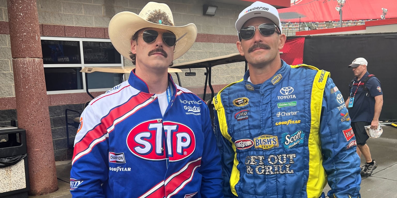 Braves radio announcers dress up for Speedway Classic