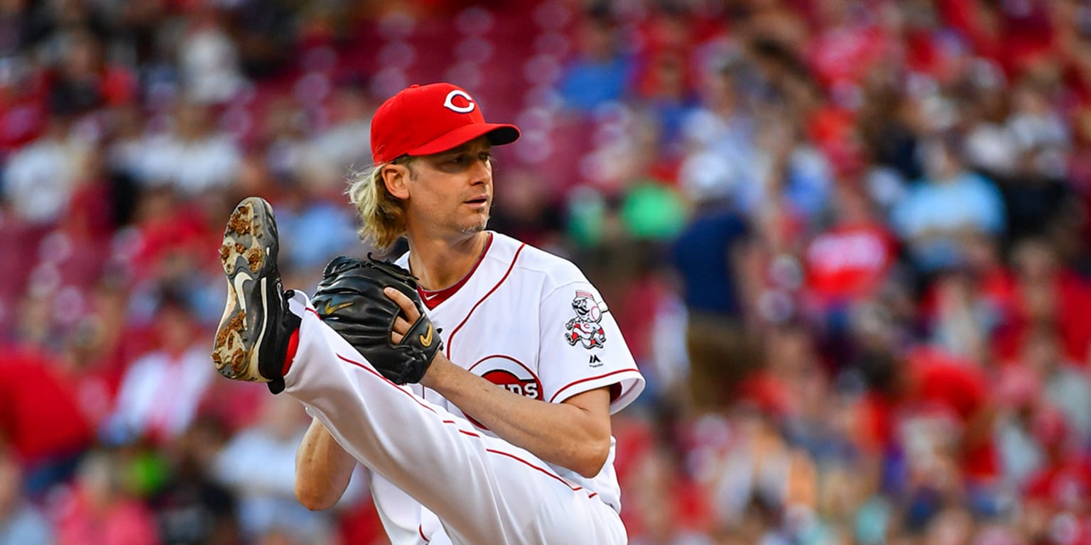 Bronson Arroyo instructs at Reds' Legends Clinic