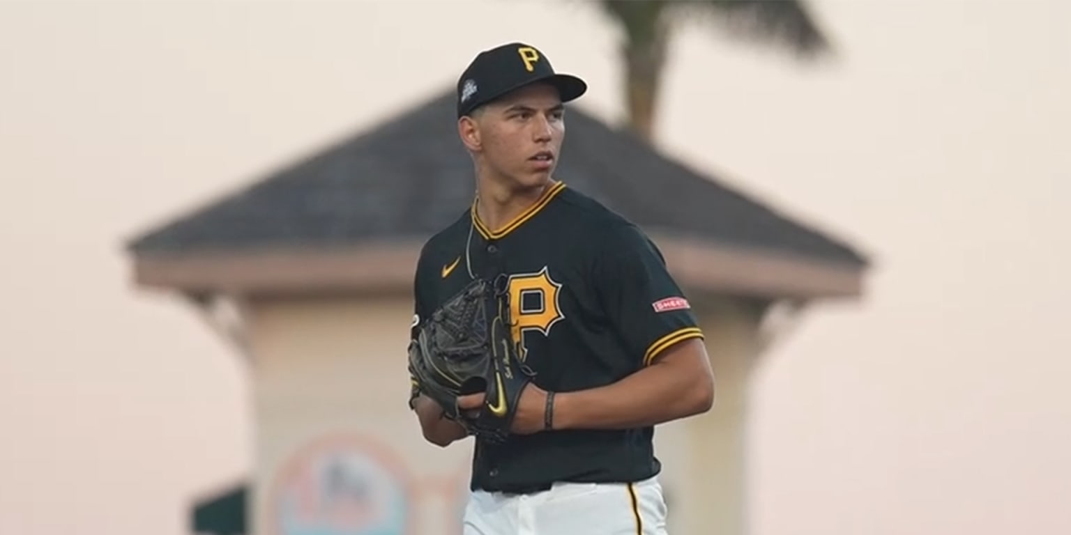 Hernandez awes Clark with 102.4 mph 'beam of light' on first pitch