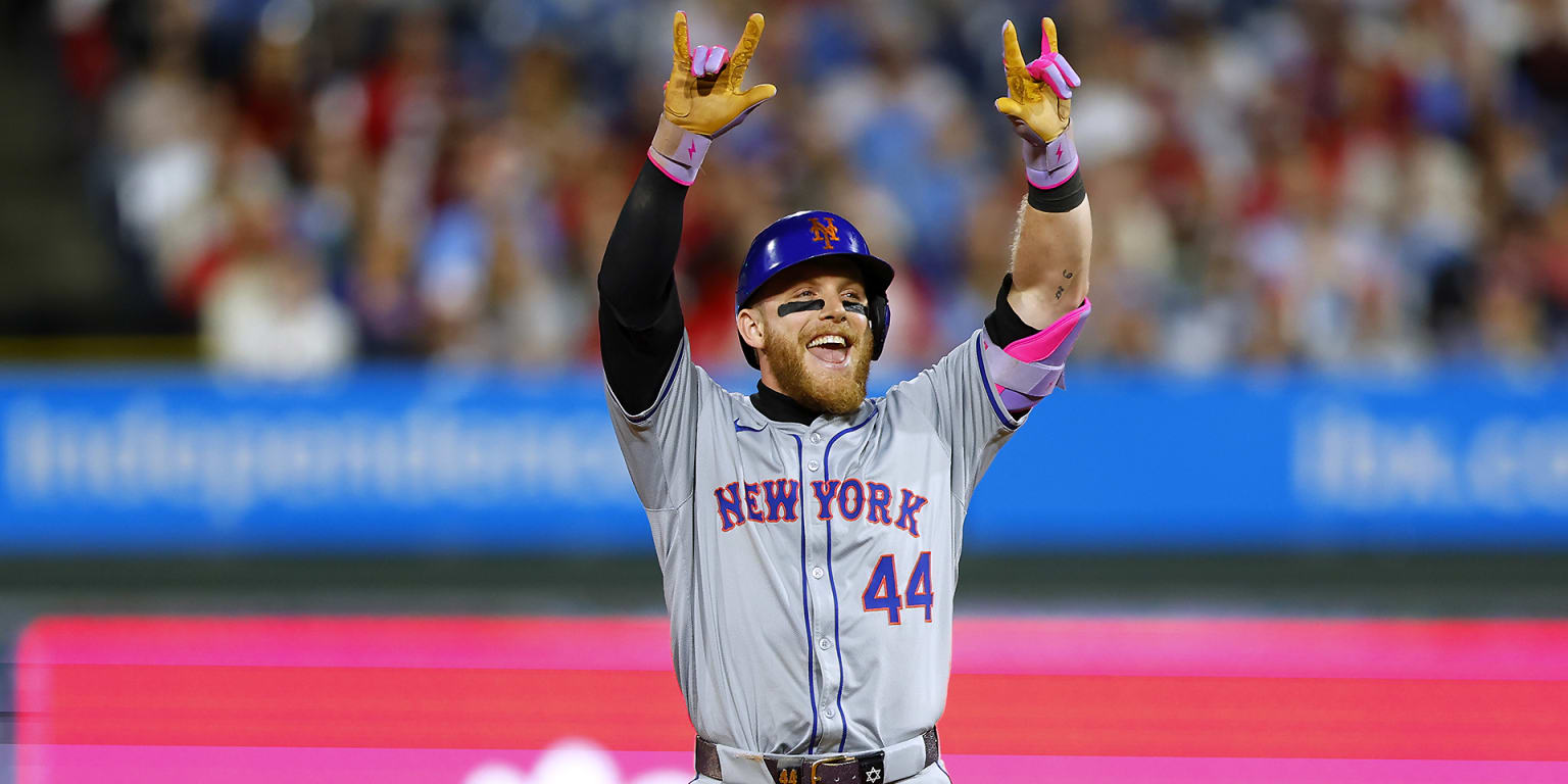 Mets reach deep for tense win over Phils in 11 innings