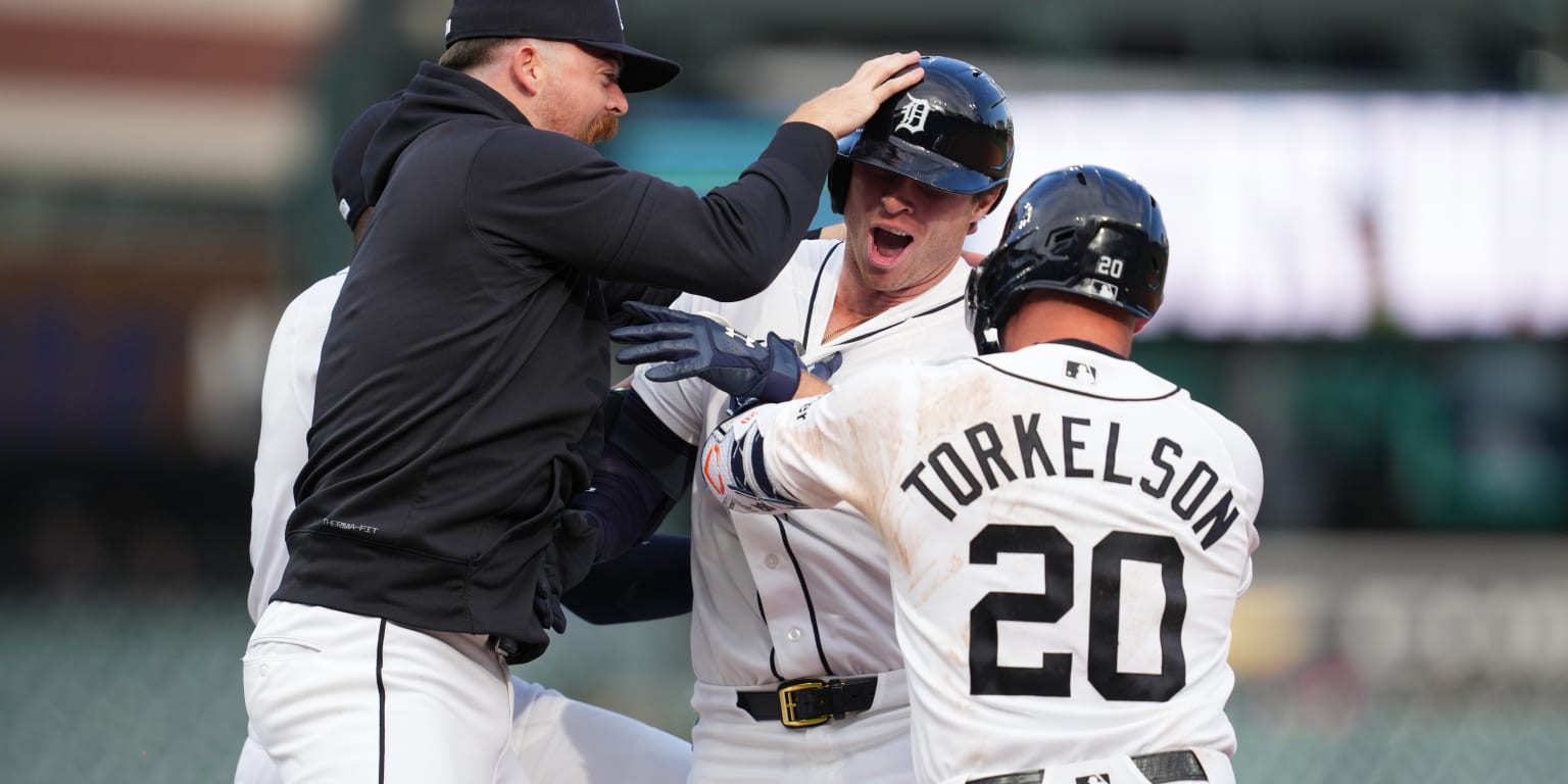 Tigers 'stay locked in' with 3 in 9th to walk off KC for 6th straight win