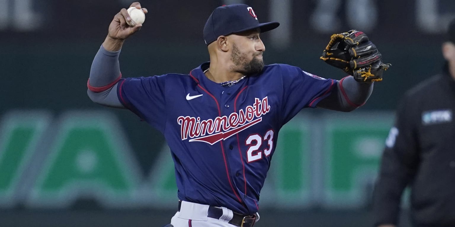 Comeback on, Lewis ‘just excited to play’ — and learn