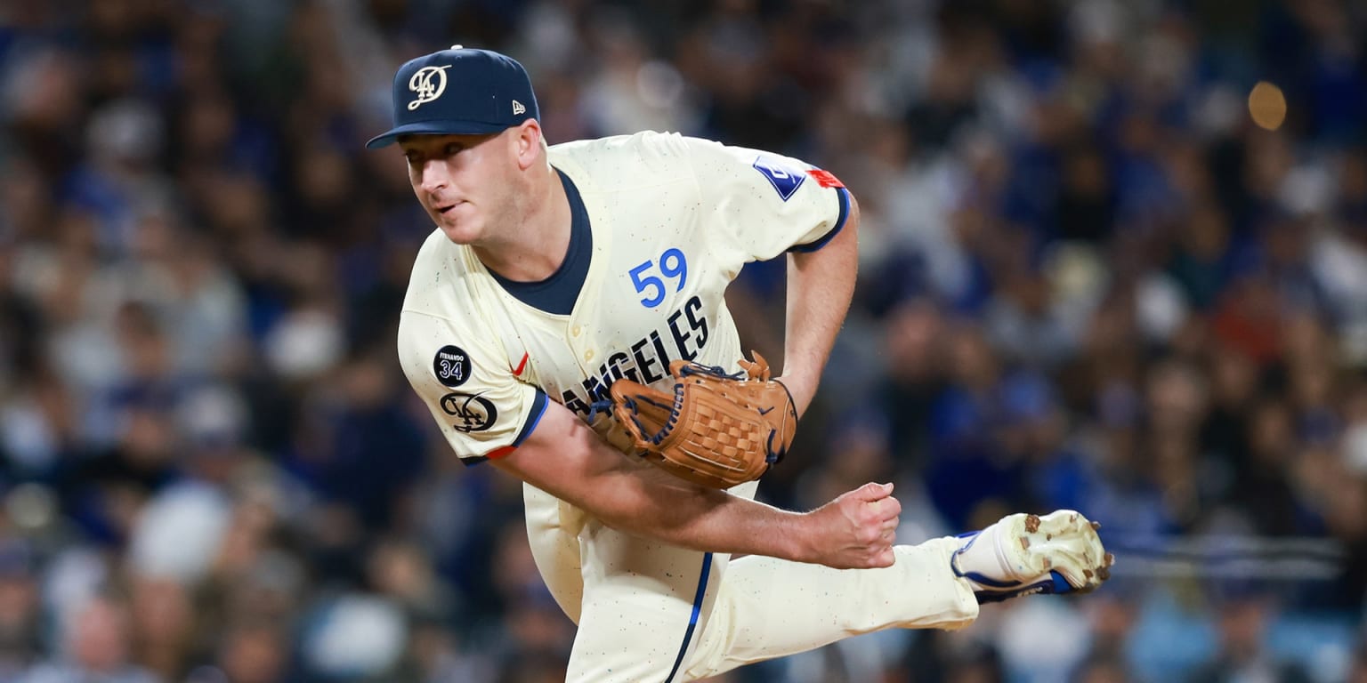 Dodgers bring back rehabbing reliever Phillips for '26