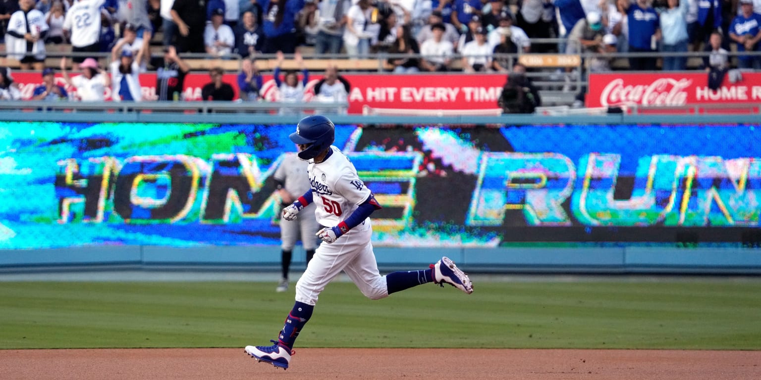 Mookie Betts Hits 2 Homers, Clayton Kershaw Beats Yankees for 1st