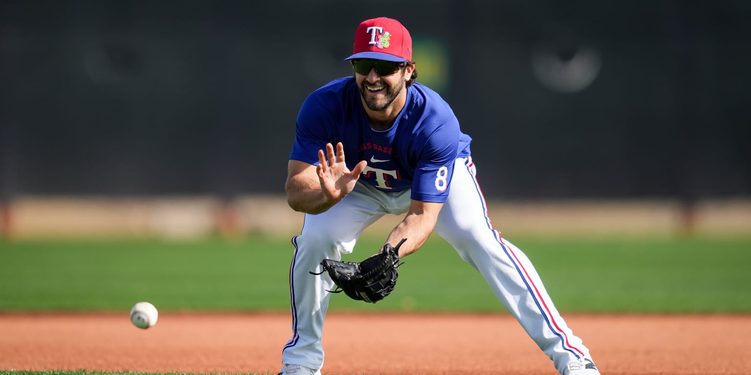 Rangers don’t want Smith easing up in fight for 2B. He doesn’t plan to