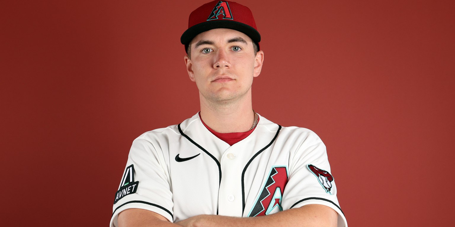 D-backs recall Bratt to start vs. Cards, DFA veteran Santana
