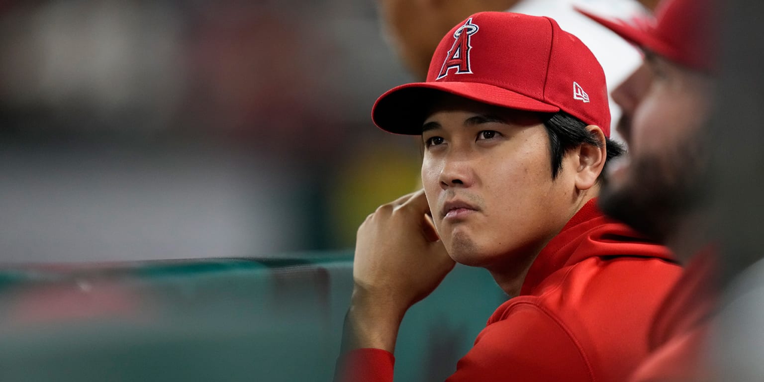 Ohtani has elbow surgery, expected to hit in ’24, pitch by ’25