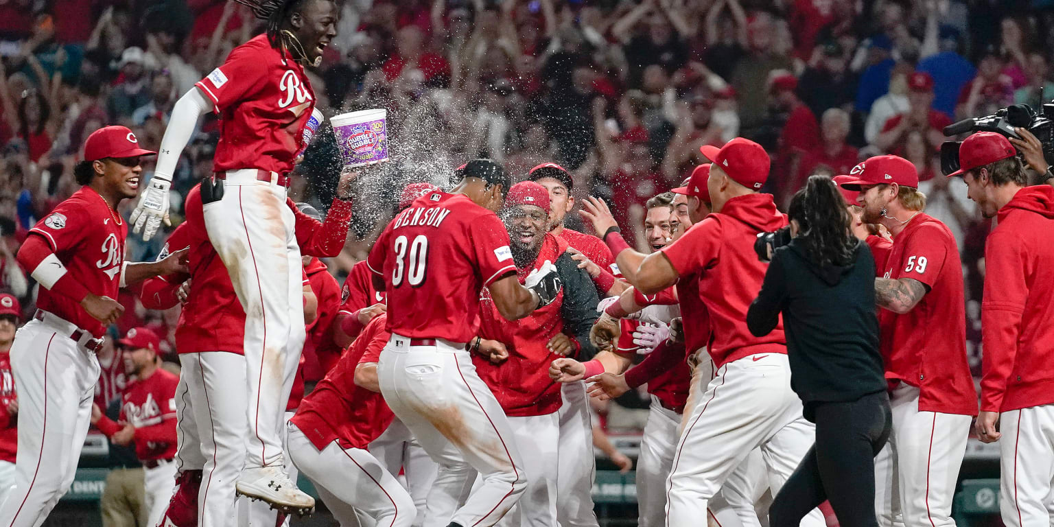 Reds walk off vs. Cleveland