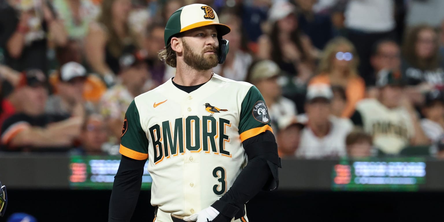 O's trade Ward to Mariners for 3 pitchers