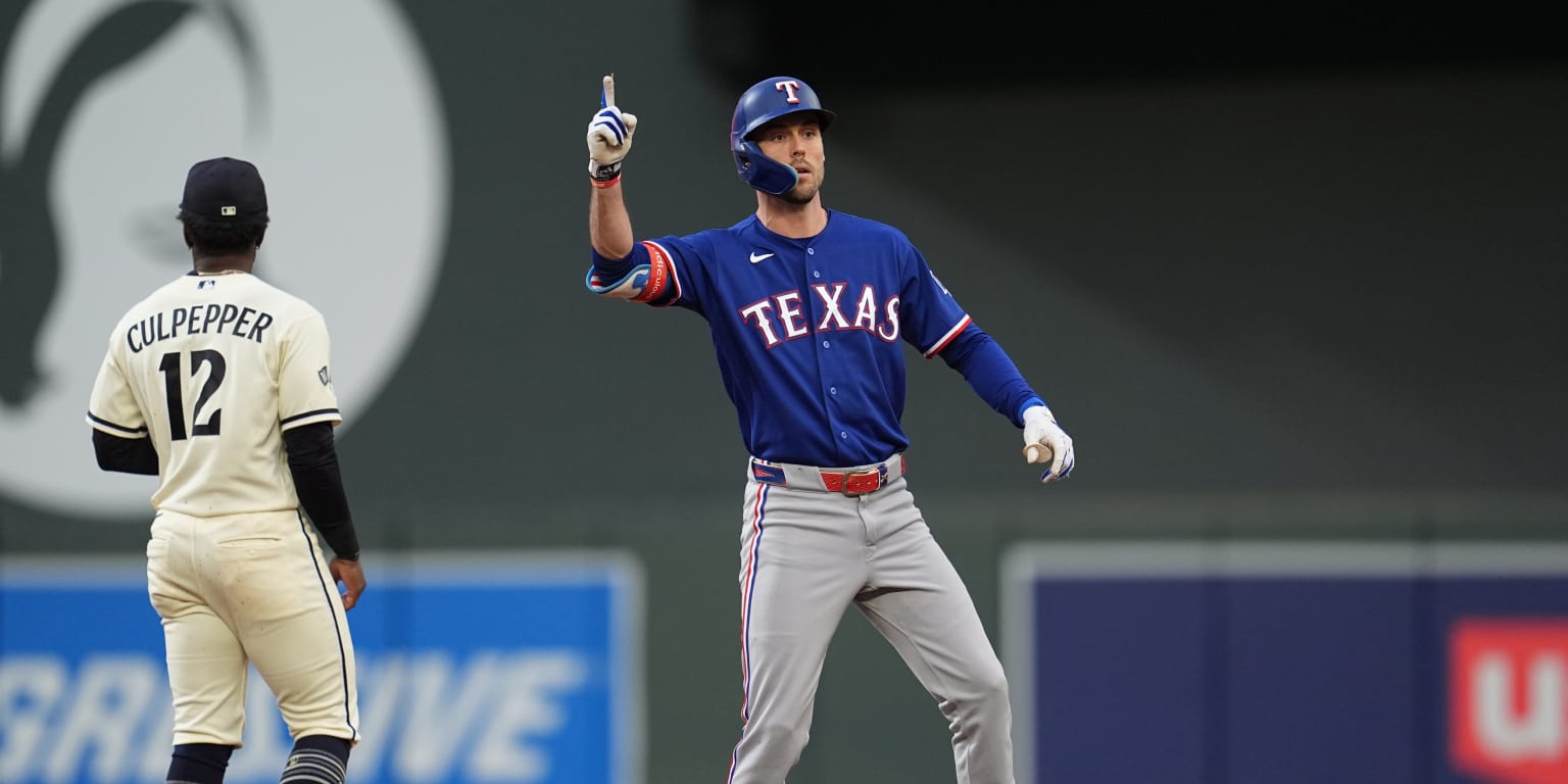 Bottom of the order steps up to keep Rangers' AL West hopes alive entering Game 162