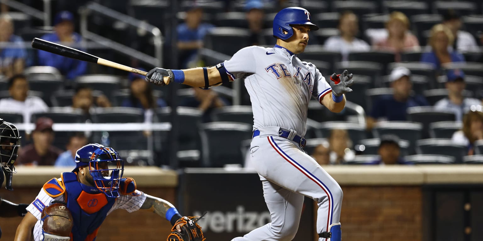 Nathaniel Lowe hits go-ahead single in Rangers' comeback win