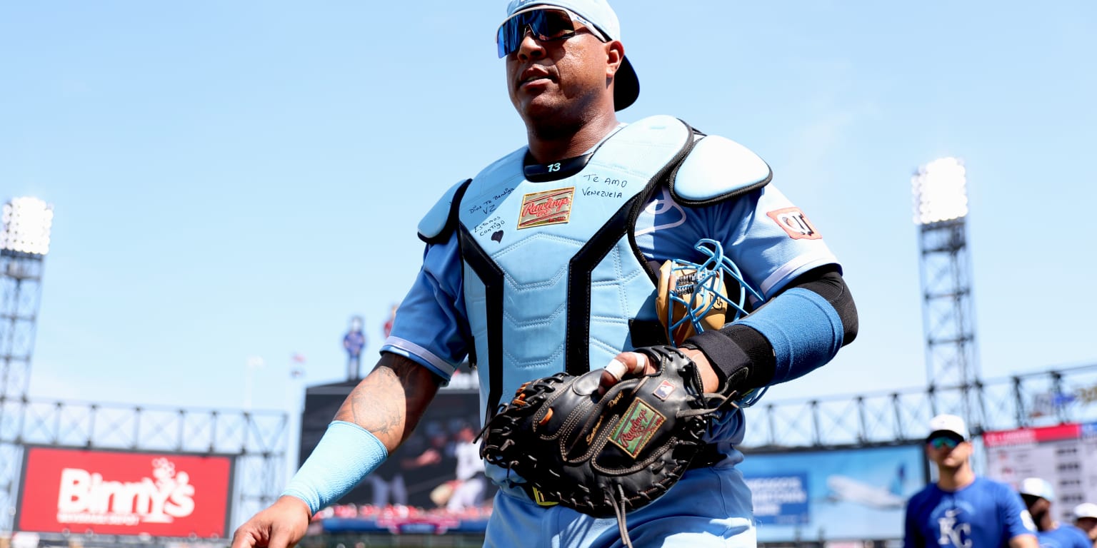 Perez out of Royals' lineup with elbow soreness; Maile called up