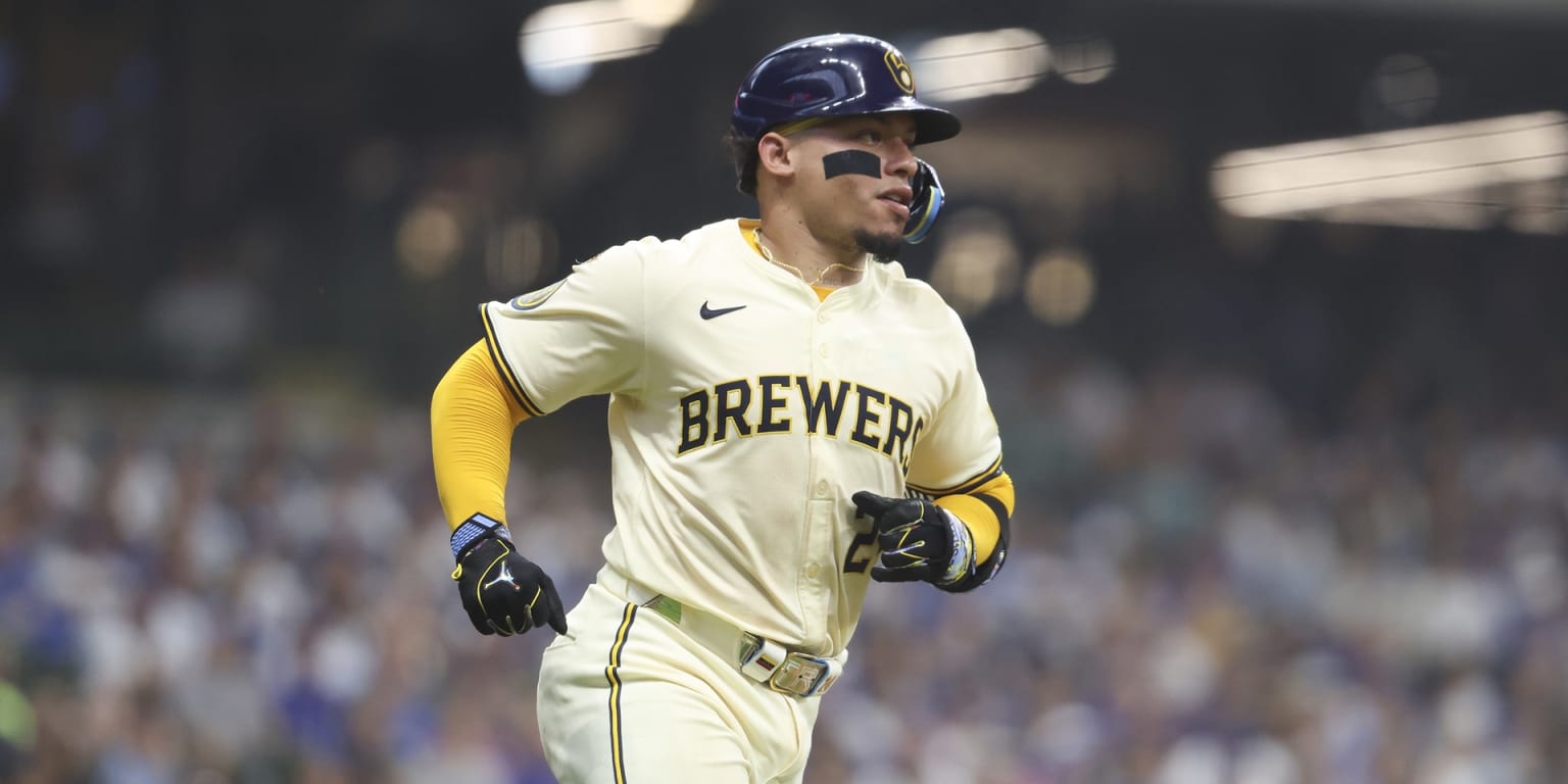 Contreras batting stance with injury
