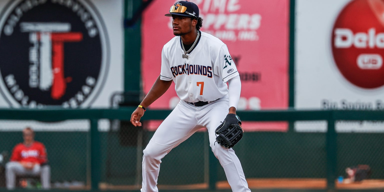 Top prospect De Vries headlines A's crop of non-roster invites to spring camp