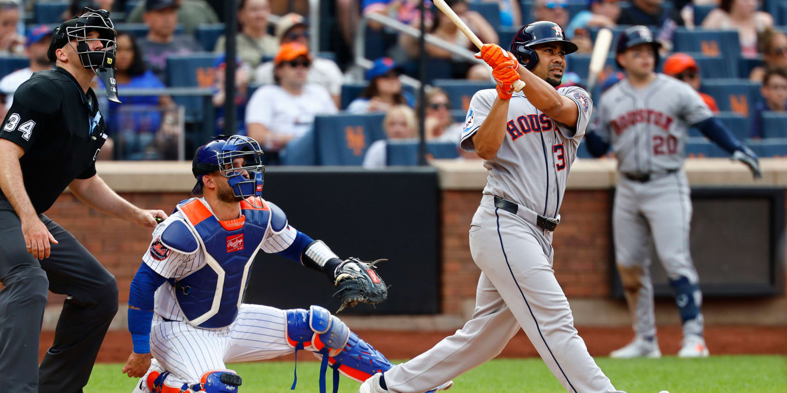 Wade plays Houston hero off the bench with pinch-hit go-ahead blast