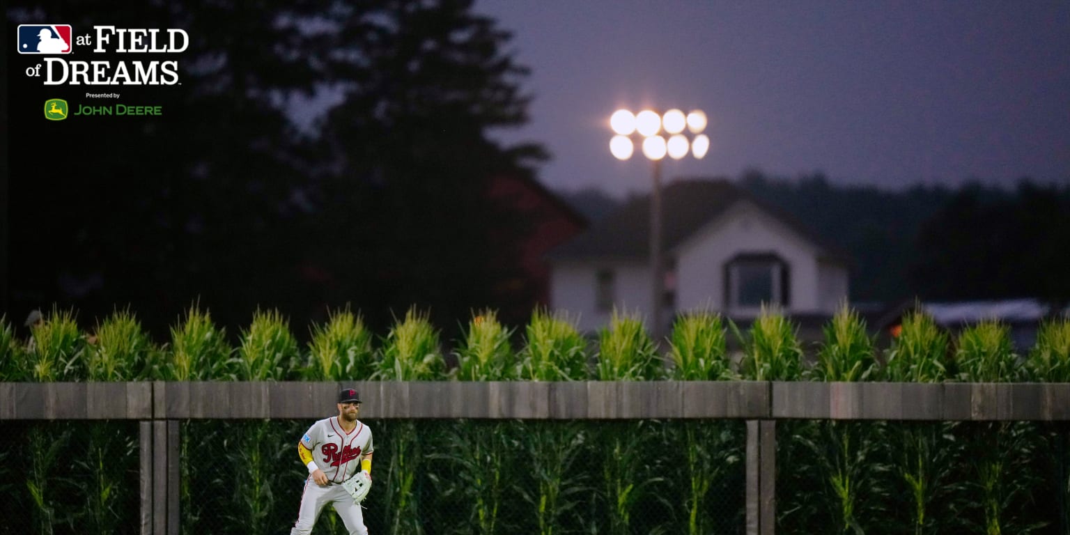 Best moments from MLB at Field of Dreams Game