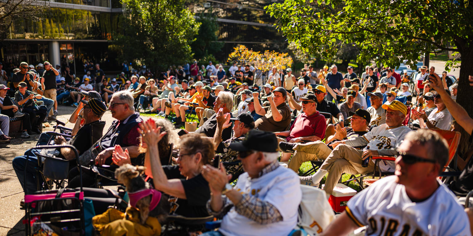 Pirates fans continue to celebrate 1960 World Series with amazing tradition