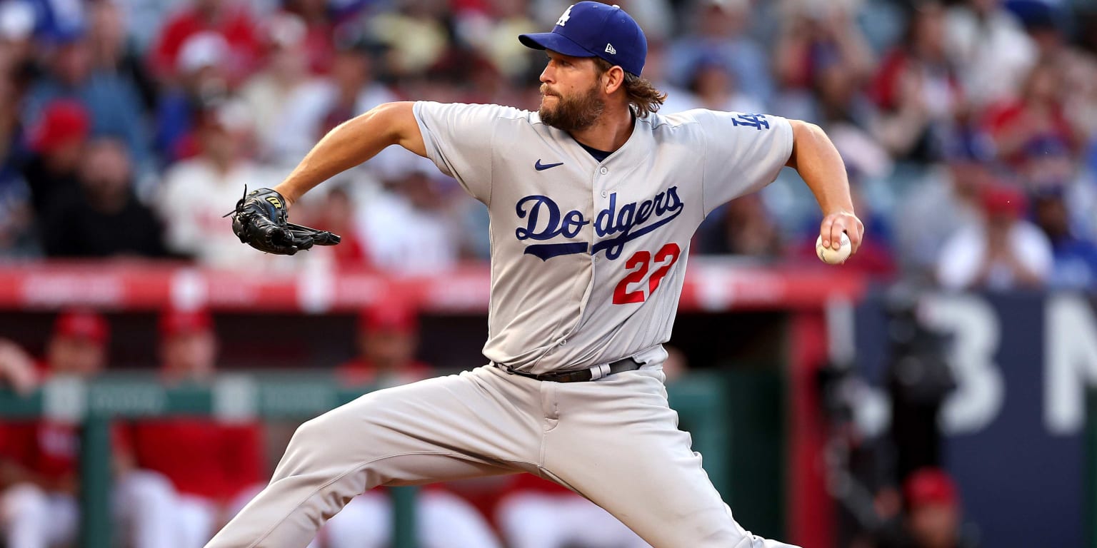 Clayton Kershaw agrees to a contract to return to the Dodgers