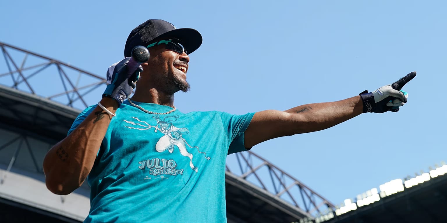 Julio is Mariners’ Roberto Clemente Award nominee