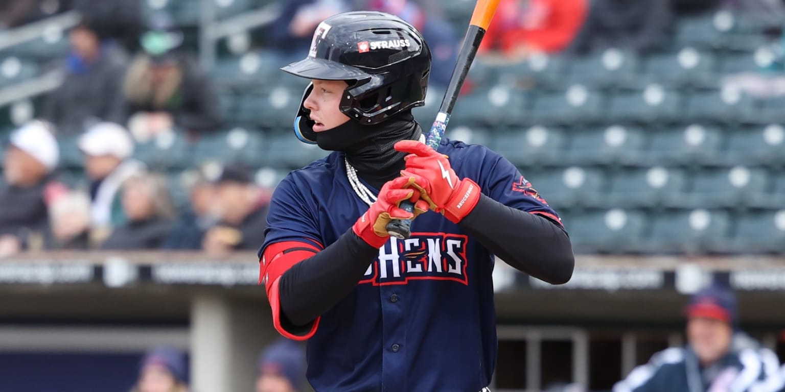 Clark posts 3 hits to continue strong July